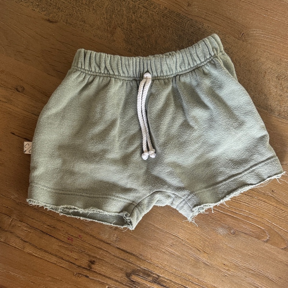 Kids Elastic-Waist Pull-On Shorts in Sage Green